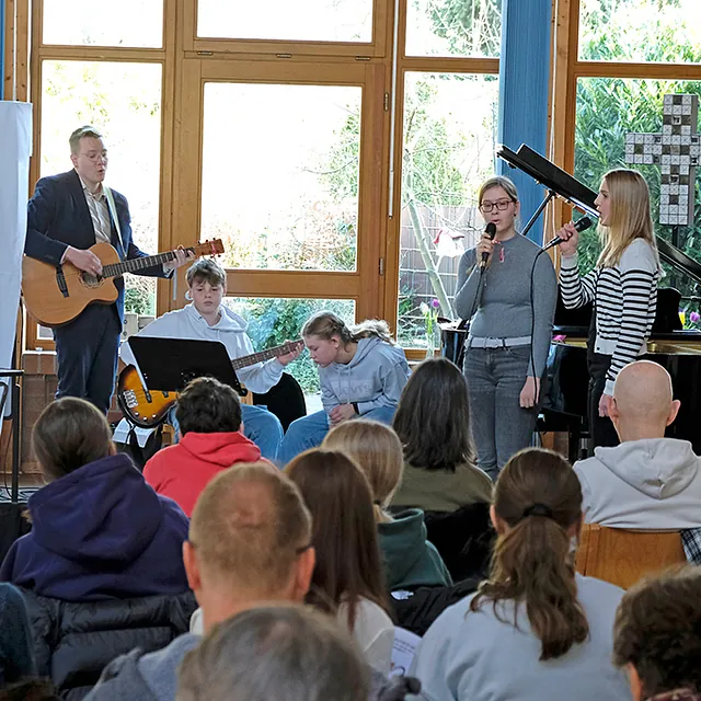 Mitwirkende Vorstellungsgottesdienst Konfirmandin*innen 2025